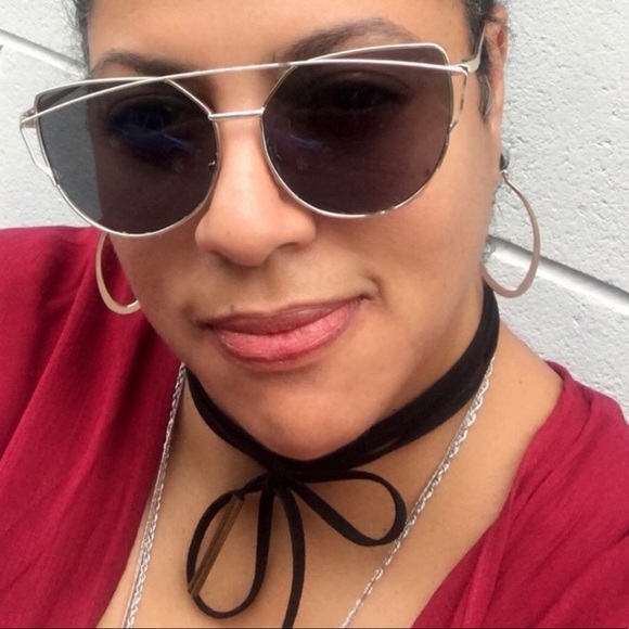 Fabulous Cat Eye Shaped Shades - Picture 3 of 3